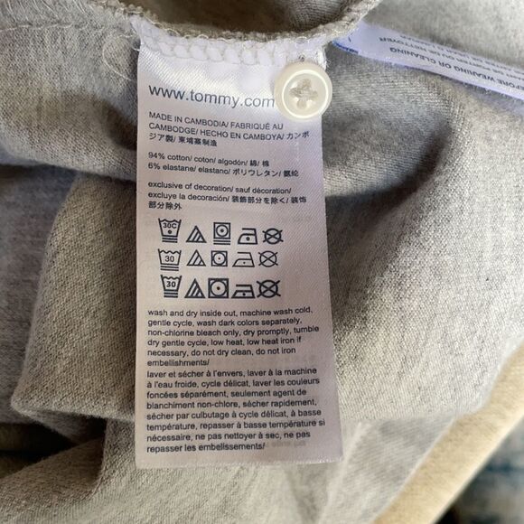 Tommy Hilfiger 2000’s Style Gray Collared Shirt w/ Logo (Size: XXS) - Picture 12 of 16